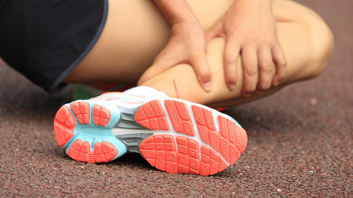 Descubre 3 claves fundamentales para prevenir lesiones deportivas: calentar bien, progresar poco a poco y respetar el descanso. Fisioterapia deportiva en Valencia.